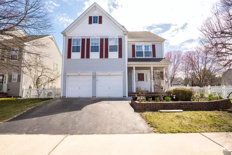 14 Holohan Dr, Plainsboro, NJ 08536