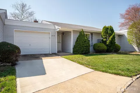 253 Belmar Rd #B, Monroe, NJ 08831
