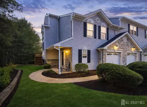 44 Rozalyn Ln, South Amboy, NJ 08879