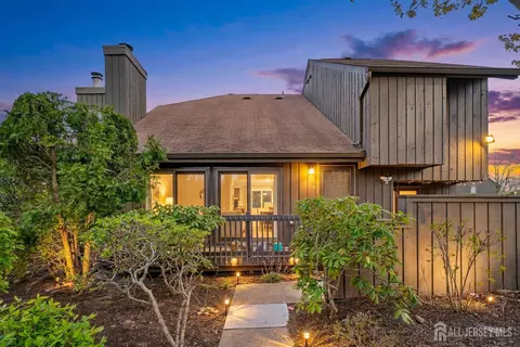 496 Westgate Dr, Edison, NJ 08820