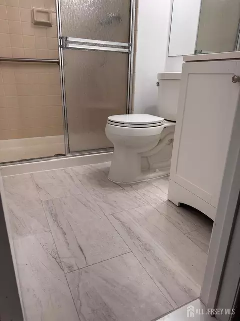 Bath - 496 Westgate Dr, Edison, NJ 08820 photo 3 of 4