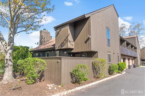 Exterior - 496 Westgate Dr, Edison, NJ 08820 photo 4 of 7