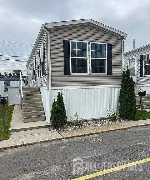 62 Freddie Ave, Avenel, NJ 07001