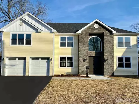 7 Vale St, Edison, NJ 08817 photo 1