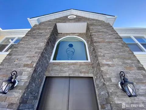 7 Vale St, Edison, NJ 08817