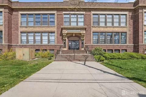 434 Lawrence St #18, Perth Amboy, NJ 08861