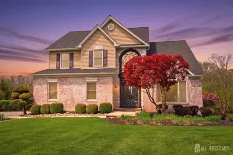 6 Deerfield Dr, Monroe, NJ 08831