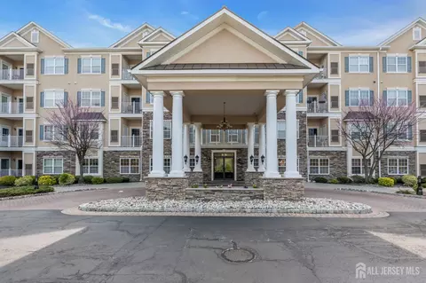 540 Cranbury Rd #329, East Brunswick, NJ 08816