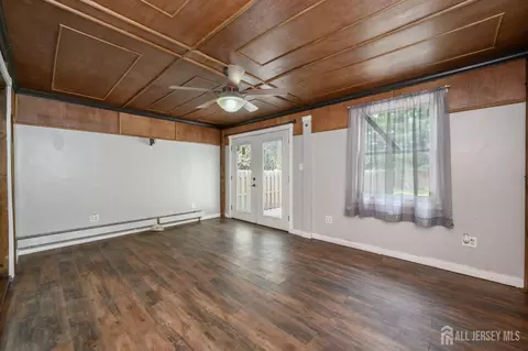 Living - 212 Echo Ave, Edison, NJ 08837 photo 4 of 4