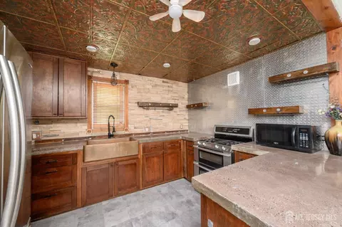 Kitchen - 212 Echo Ave, Edison, NJ 08837 photo 4 of 4