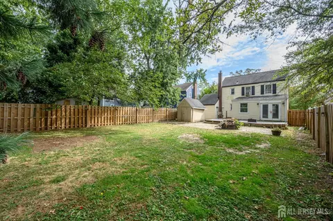 Exterior - 212 Echo Ave, Edison, NJ 08837 photo 6 of 8