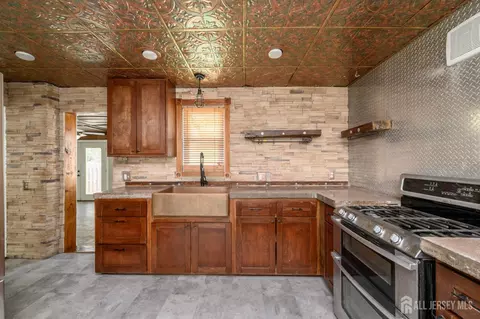 Kitchen - 212 Echo Ave, Edison, NJ 08837 photo 3 of 4