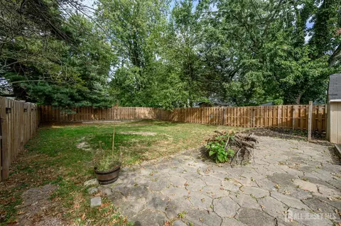 Exterior - 212 Echo Ave, Edison, NJ 08837 photo 7 of 8