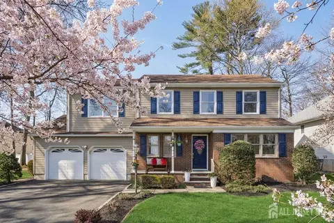 53 Salem St, Edison, NJ 08820