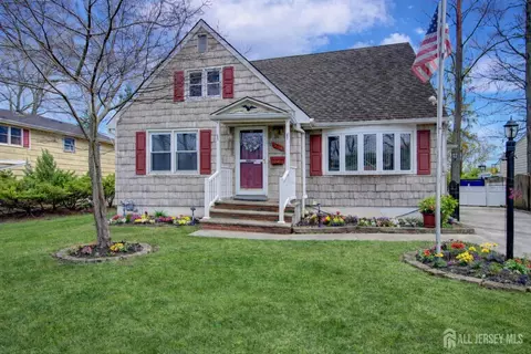 314 Adirondack Ave, Spotswood, NJ 08884