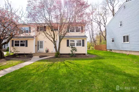 26 Davids Ct, South Brunswick, NJ 08810