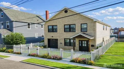 134 Union St, Carteret, NJ 07008