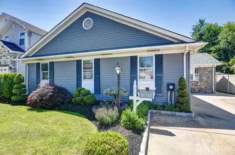 94 Mccutcheon Ave, Sayreville, NJ 08872