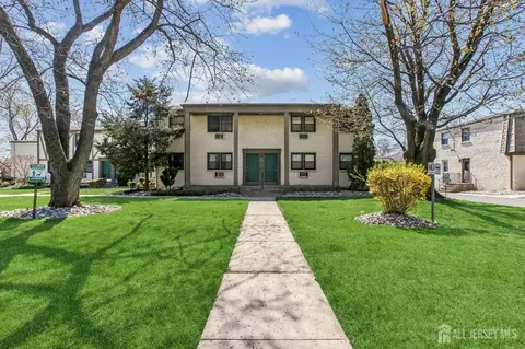 500 Cliffwood Ave #D13, Matawan, NJ 07747