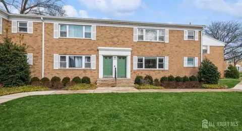 187 Evergreen Rd #4A, Edison, NJ 08837