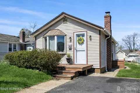 26 Hilltop Blvd, Keyport, NJ 07735