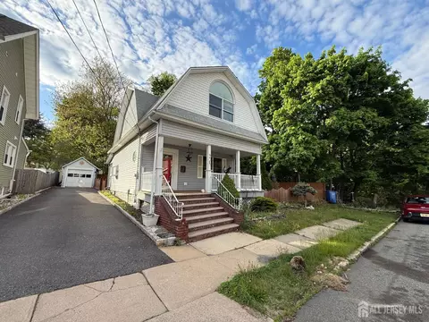 9 Palm Pl, South River, NJ 08882