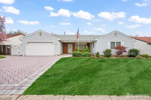 41 Rodak Cir, Edison, NJ 08817
