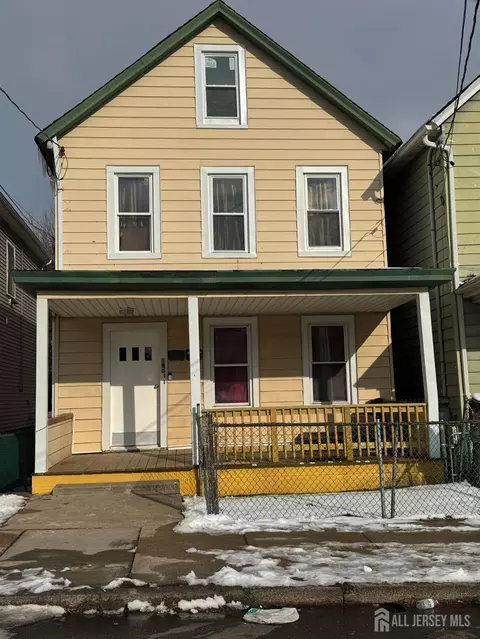 183 Seaman St, New Brunswick, NJ 08901
