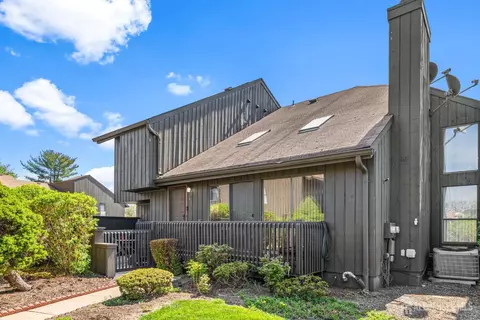 51 Westgate Dr, Edison, NJ 08820