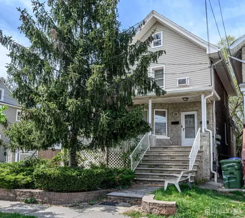 513 E Price St E, Linden, NJ 07036