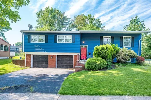 12 Gales Rd, Edison, NJ 08837