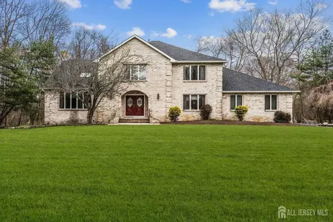 3 Shira Ln, Manalapan, NJ 07726