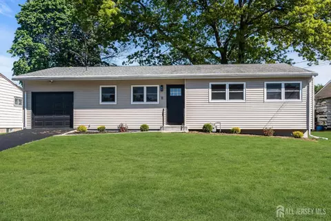 11 Dartmouth Rd, Parlin, NJ 08859