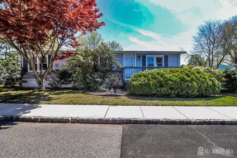 334 Pond Ct, Spotswood, NJ 08884