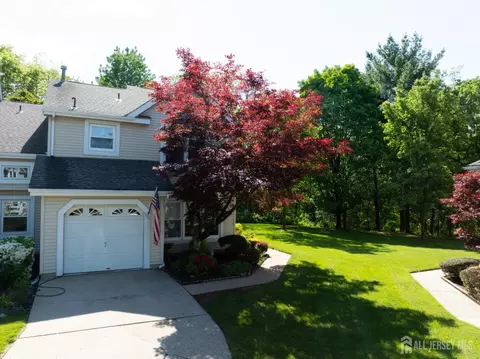 112 Lloyd Ct, East Brunswick, NJ 08816
