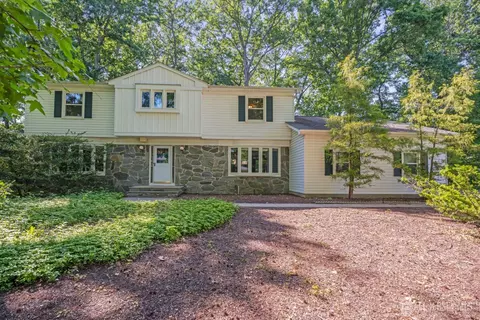 40 Independence Dr, East Brunswick, NJ 08816
