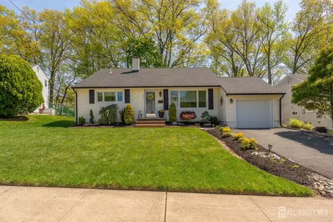 96 Drake Pl, Colonia, NJ 07067