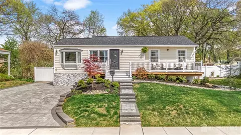 31 Virginia Ave, Hazlet, NJ 07730