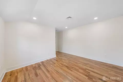 Living - 77 Green Brook Rd, Middlesex, NJ 08846 photo 5 of 5