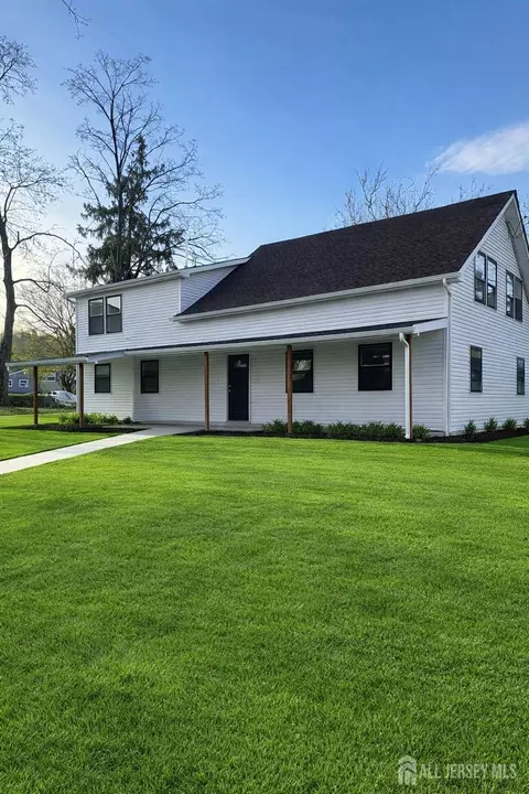 Exterior - 77 Green Brook Rd, Middlesex, NJ 08846 photo 7 of 7