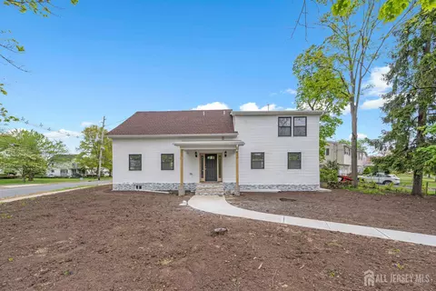 Exterior - 77 Green Brook Rd, Middlesex, NJ 08846 photo 3 of 7