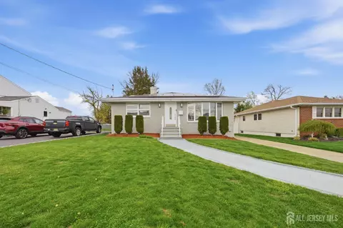772 Harrell Ave, Woodbridge, NJ 07095