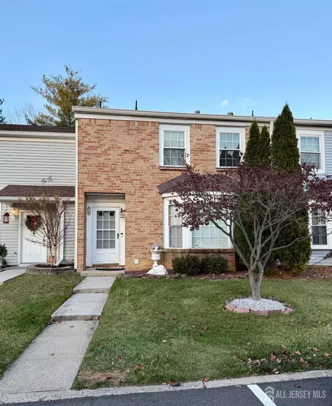 125 Archery Ct, Old Bridge, NJ 08857