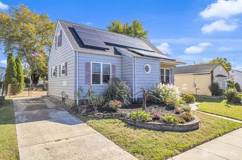 104 Boehmhurst Ave, Sayreville, NJ 08872