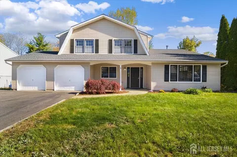 4 Visco Dr, Edison, NJ 08820