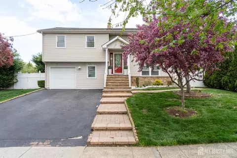 14 Hopatcong Dr, Lawrence, NJ 08648