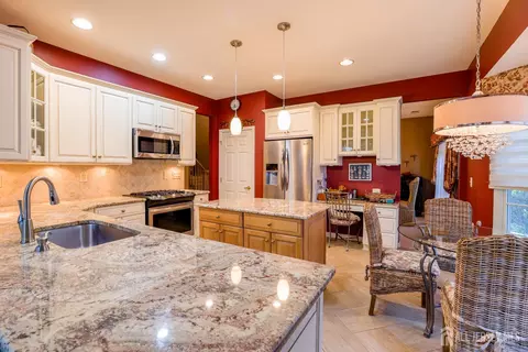 1 Leeds Ln, Monroe, NJ 08831