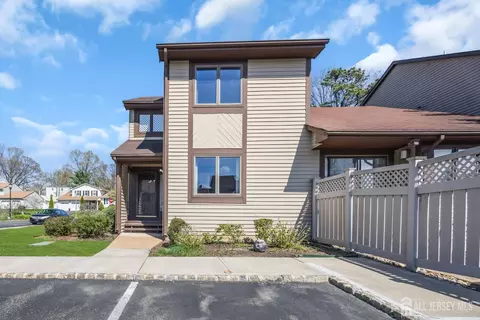 1 Chelsea Ct, Parlin, NJ 08859