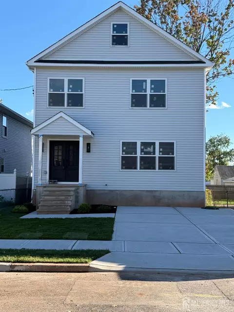 25 Fiat Ave, Iselin, NJ 08830