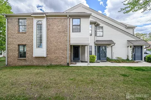 2302 Bayhead Dr, Parlin, NJ 08859